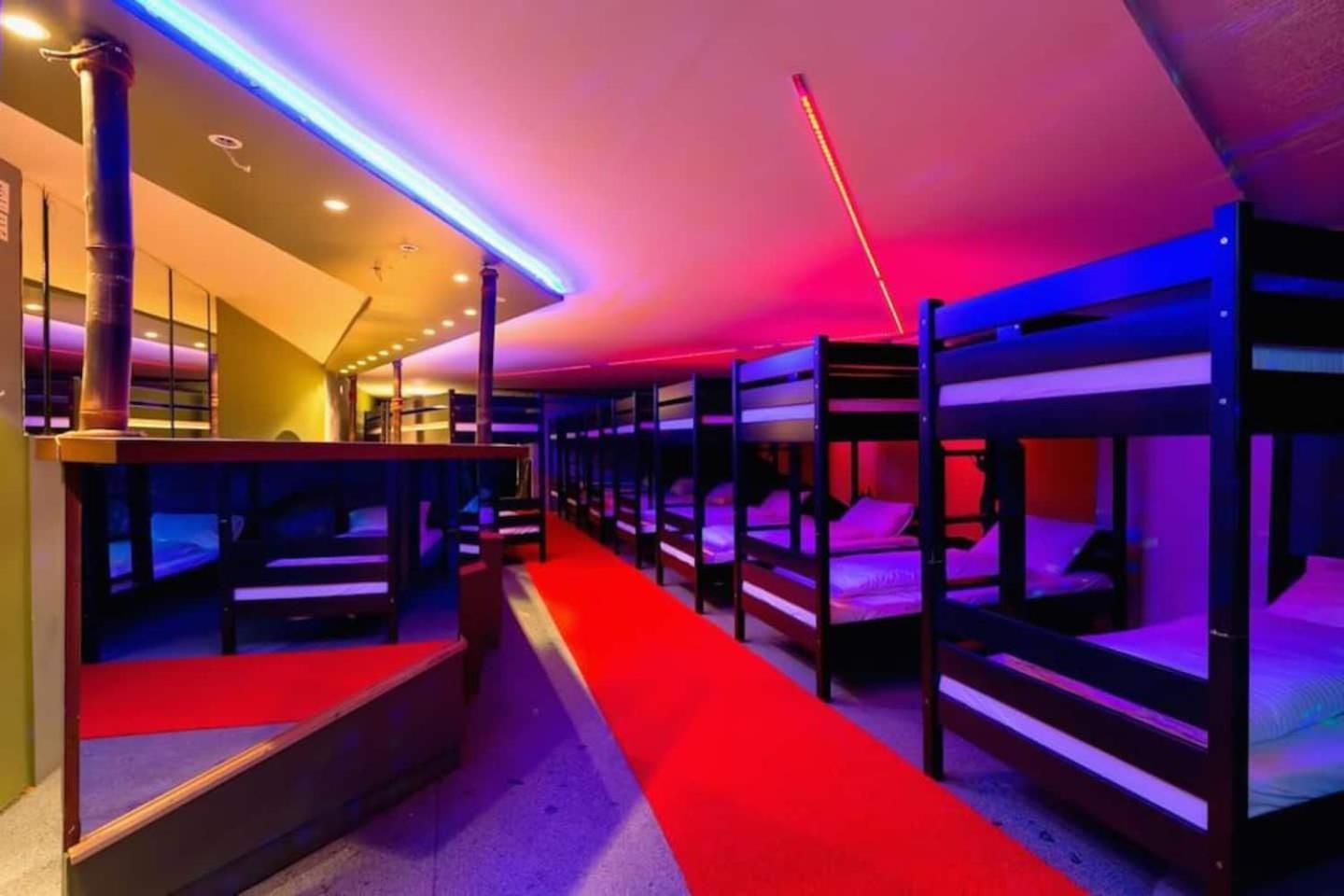ブダペスト The Bachelor Bar - Bunker | Private Clubヴィラ エクステリア 写真