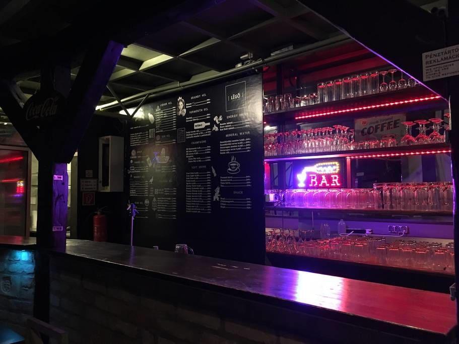 ブダペスト The Bachelor Bar - Bunker | Private Clubヴィラ エクステリア 写真